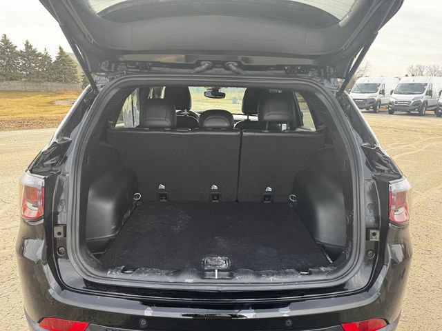 Used 2024 Jeep Compass Limited image 17