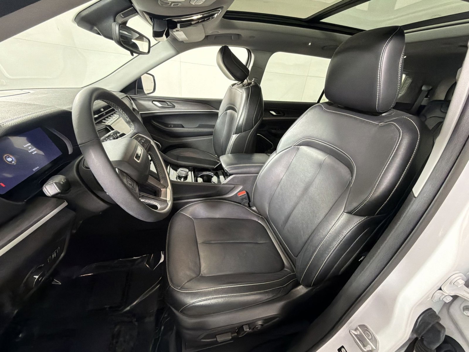 Used 2023 Jeep Grand Cherokee L Limited image 13