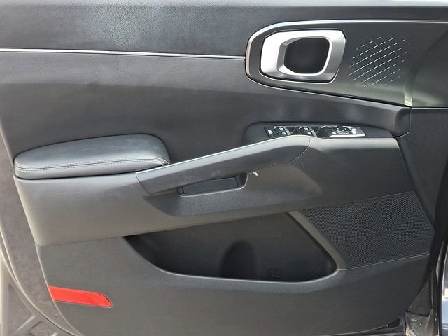 Used 2022 Kia Sorento EX w/ Panoramic Sunroof Package FWD image 15