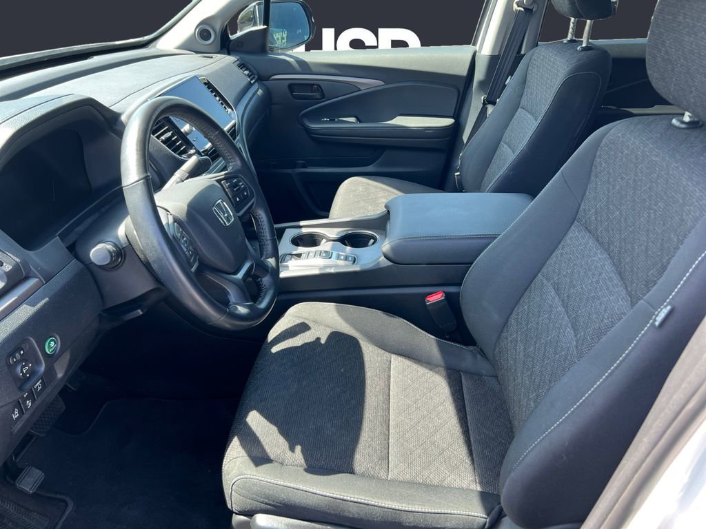 Used 2025 Honda Ridgeline Sport image 9