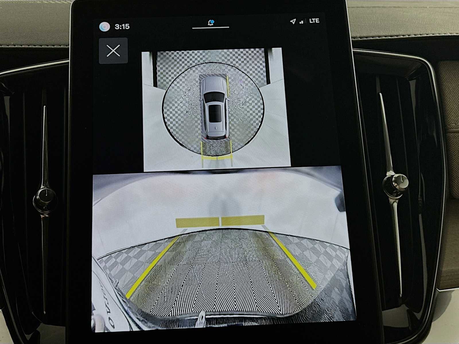 Used 2025 Volvo XC90 B6 Plus w/ Protection Package Premier image 15