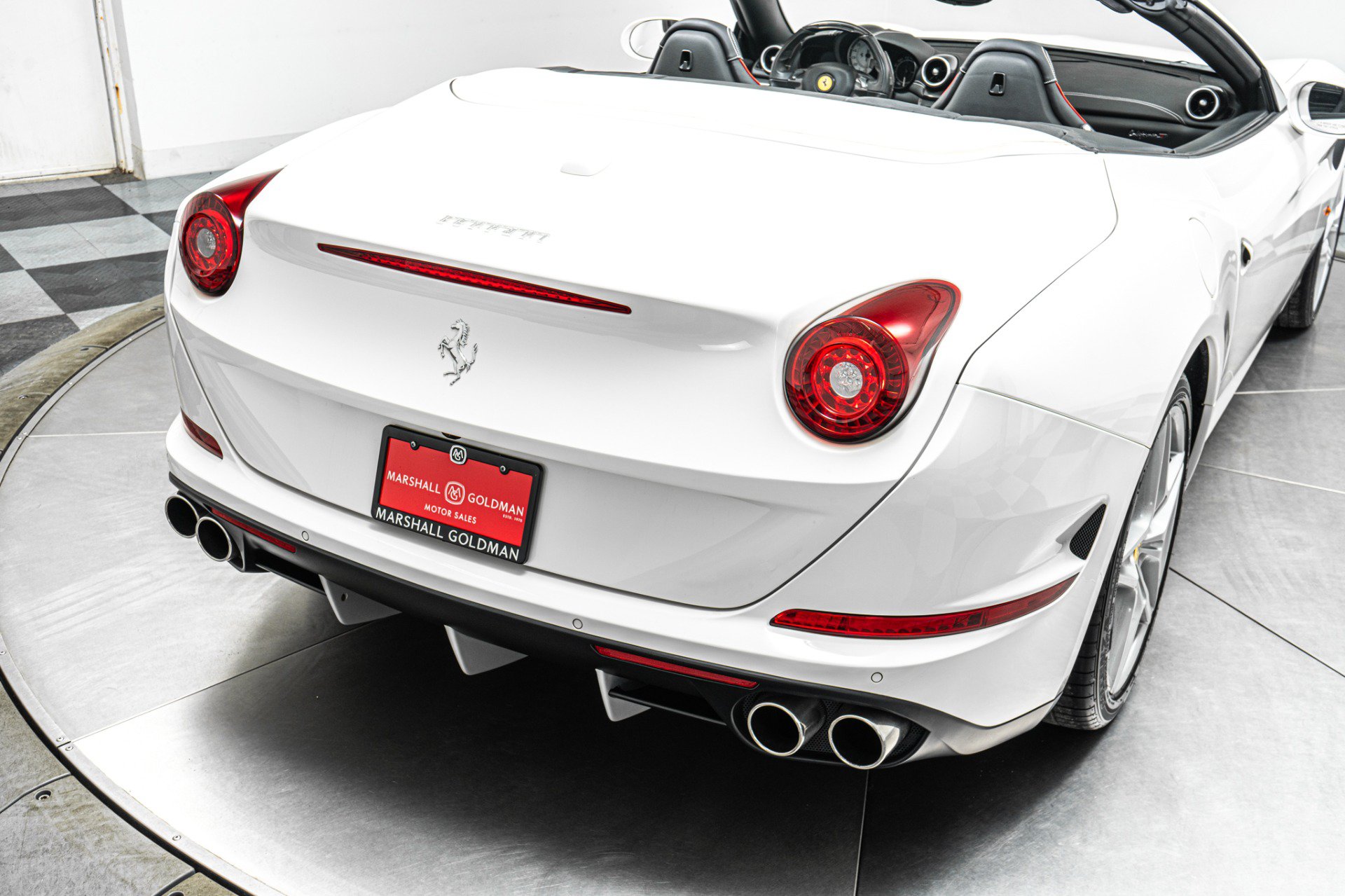 Used 2016 Ferrari California T RWD image 37