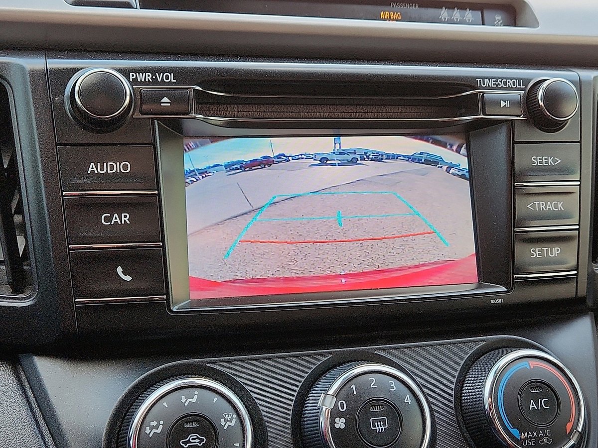 Used 2018 Toyota RAV4 LE w/ Carpet Mat Package image 8