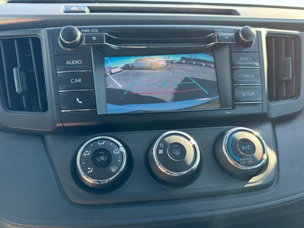 Used 2018 Toyota RAV4 LE image 20