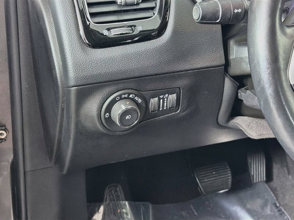 Used 2019 Jeep Compass Limited AWD/4WD image 7