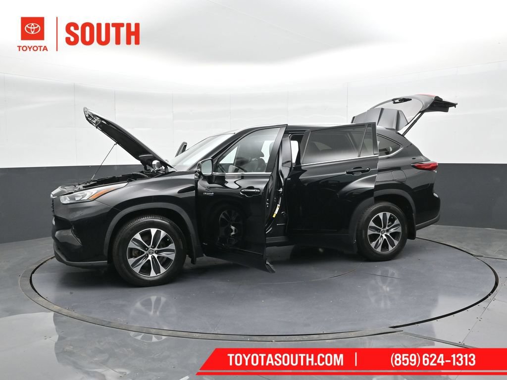 Used 2020 Toyota Highlander XLE AWD/4WD image 59