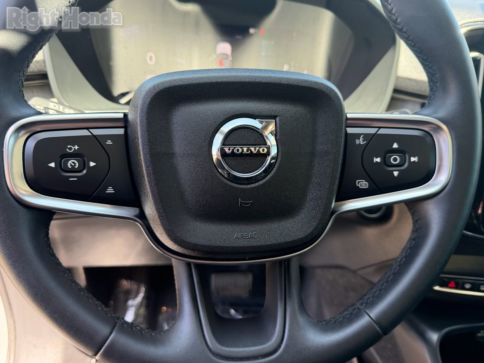 Used 2023 Volvo XC40 B5 Ultimate w/ Protection Package Premier AWD/4WD image 31