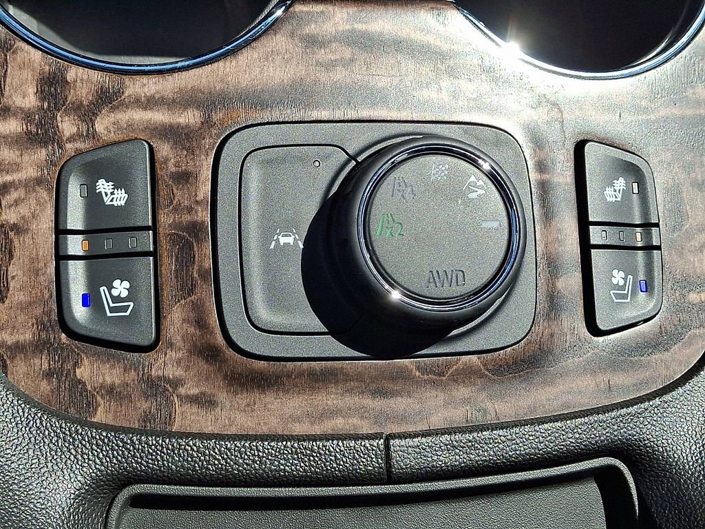 Used 2020 GMC Acadia Denali w/ Trailering Package image 25