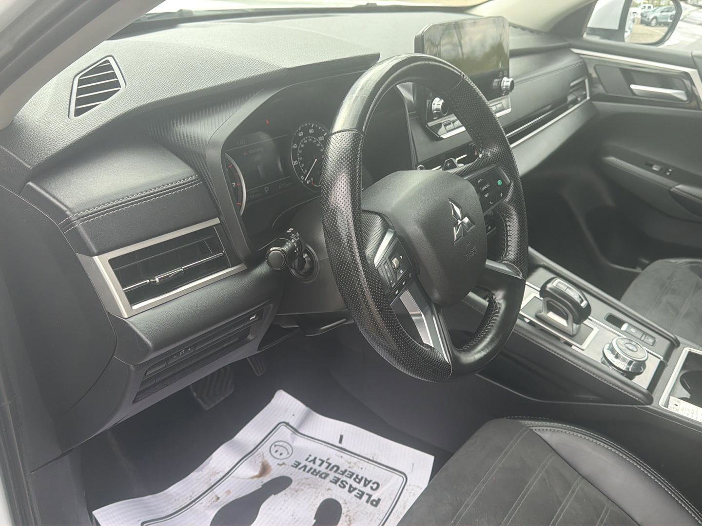 Used 2024 Mitsubishi Outlander SE FWD image 15