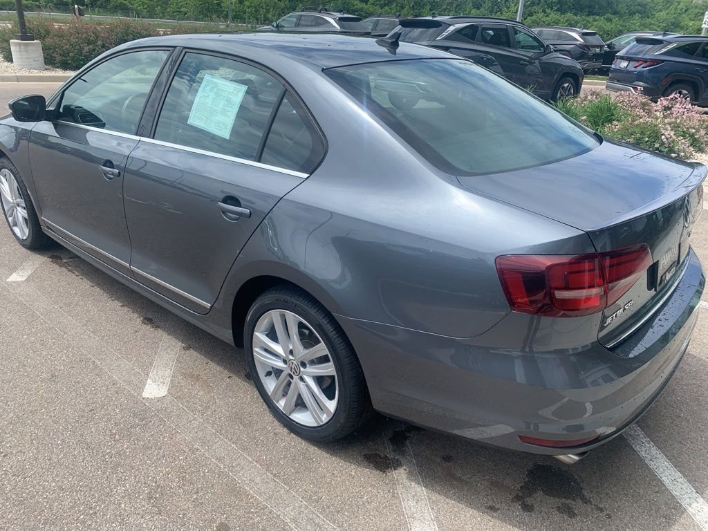 Used 2017 Volkswagen Jetta SEL FWD image 3