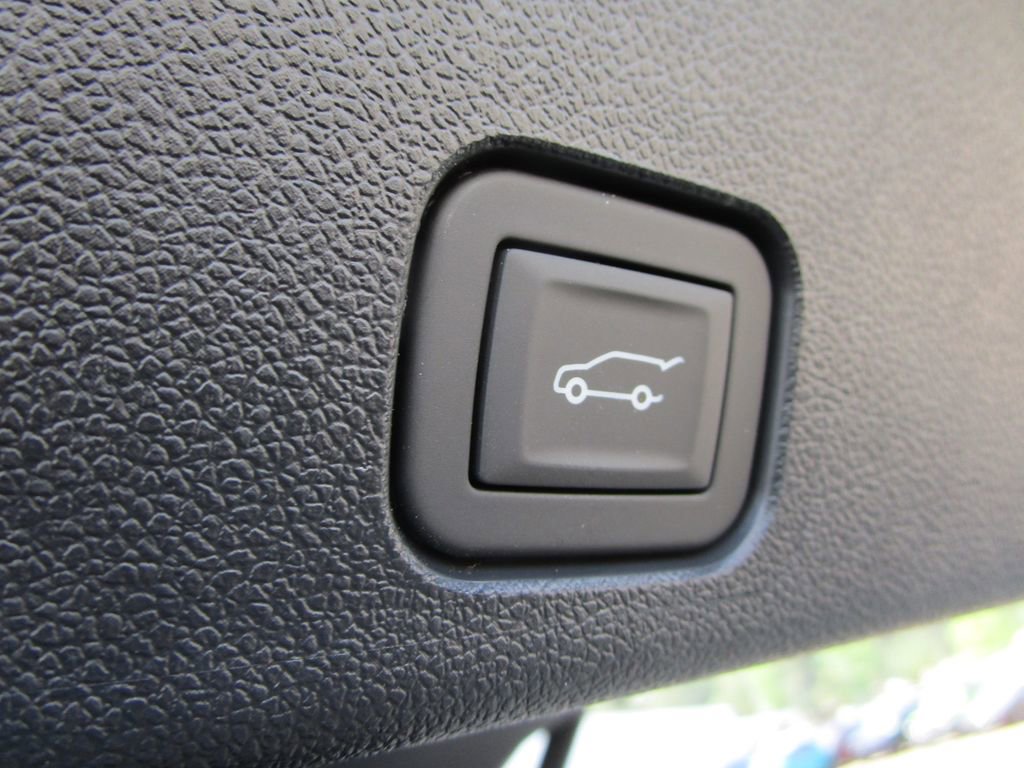 New 2026 GMC Acadia Elevation image 13