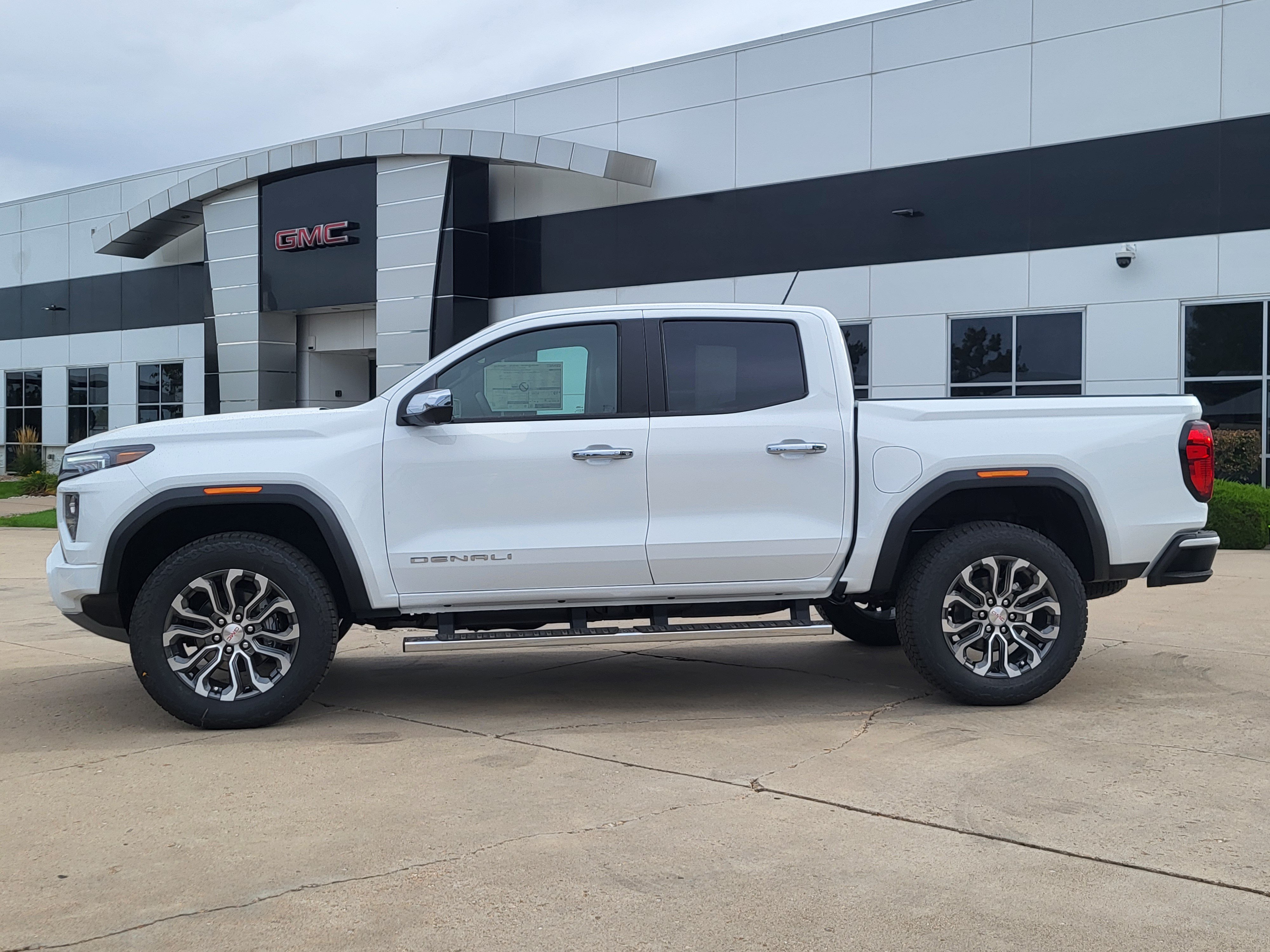 New 2026 GMC Canyon Denali AWD/4WD image 4