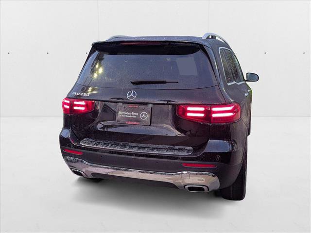 New 2025 Mercedes-Benz GLB 250 image 2
