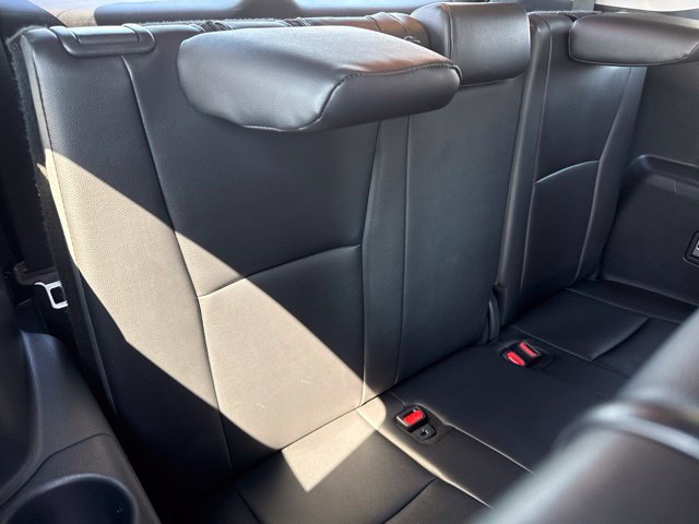 Used 2025 Toyota Highlander XLE FWD image 19