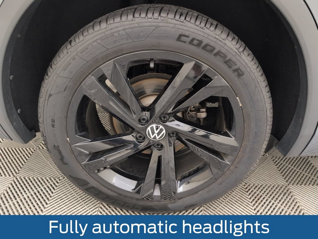 Used 2023 Volkswagen Tiguan SE R-Line FWD image 20