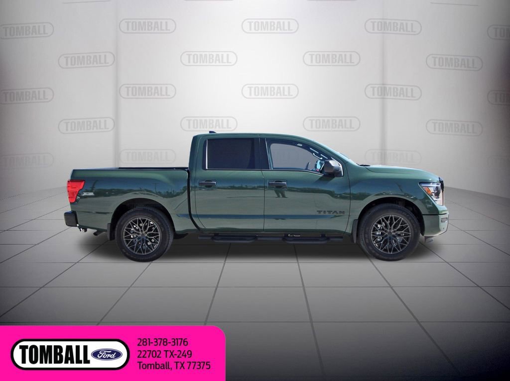 Used 2024 Nissan Titan SV w/ SV Bronze Edition Package image 8