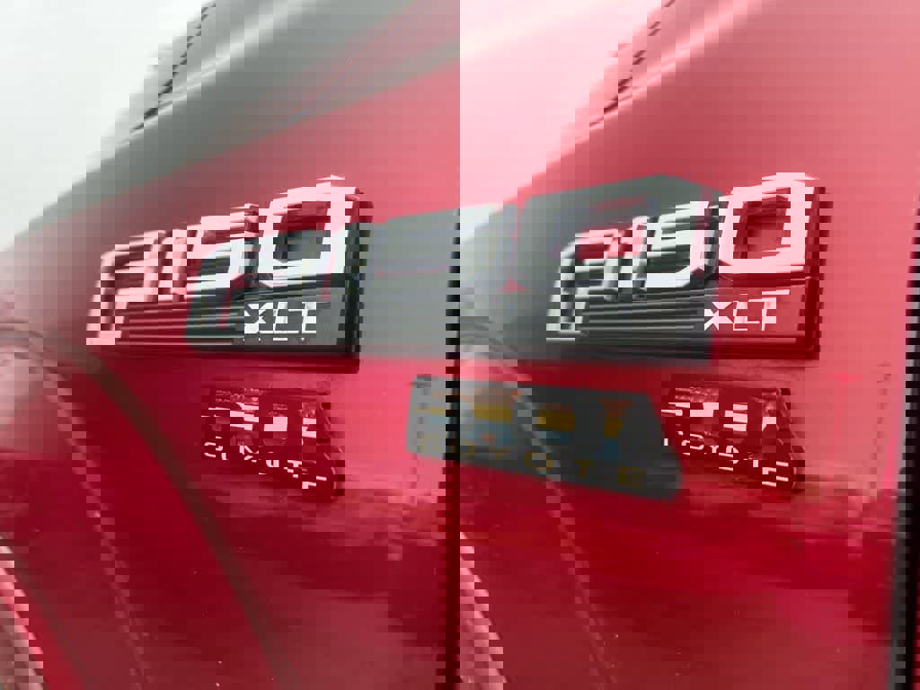 Used 2016 Ford F150 XLT w/ Equipment Group 302A Luxury image 4