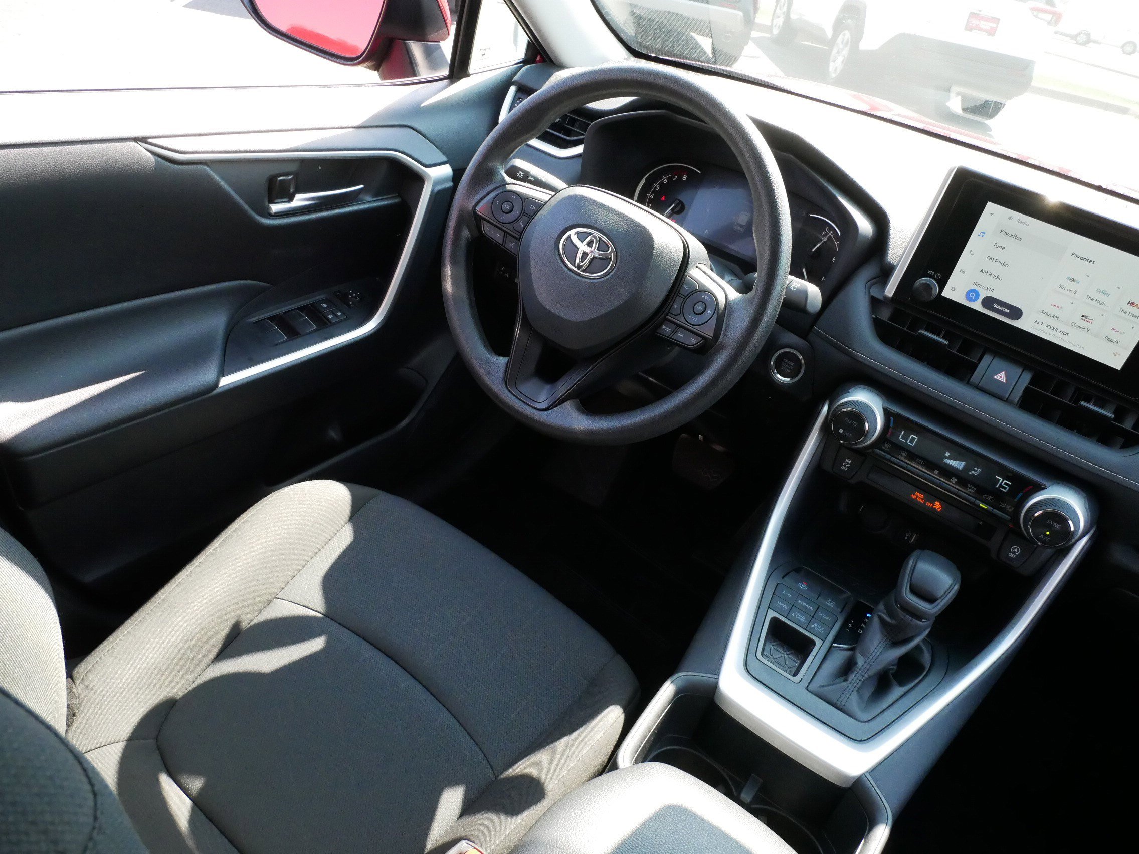 Certified 2025 Toyota RAV4 XLE AWD/4WD image 9