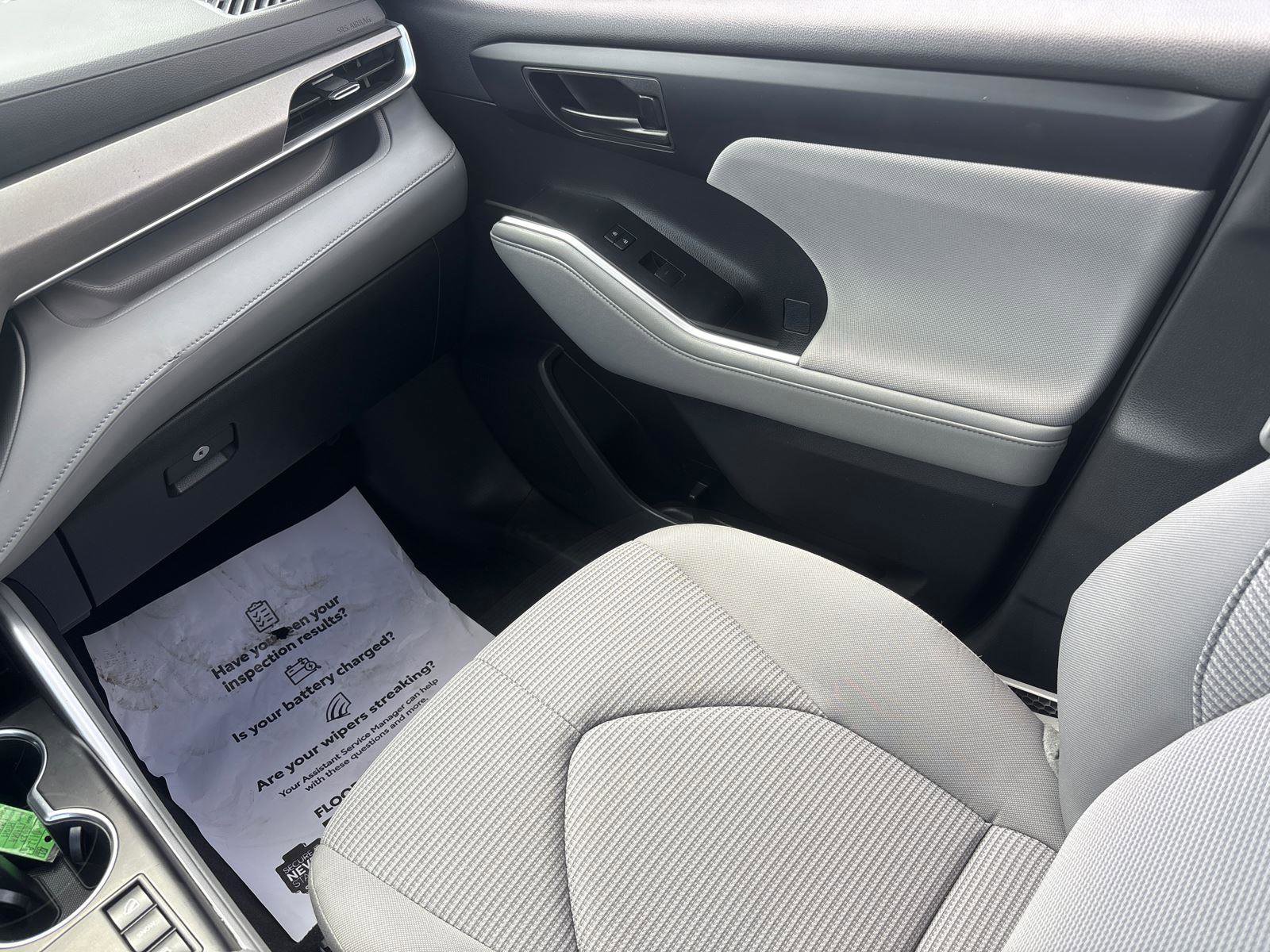 Used 2023 Toyota Highlander LE image 15