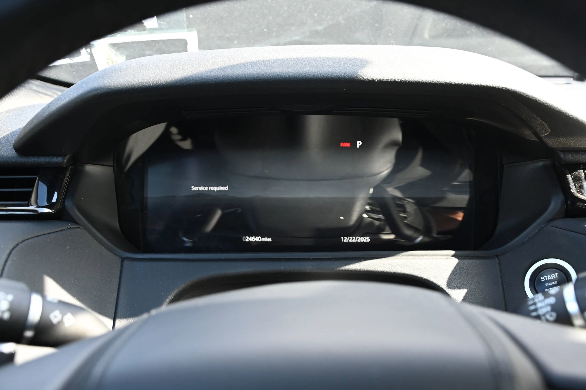 Used 2025 Land Rover Range Rover Velar Dynamic SE image 8