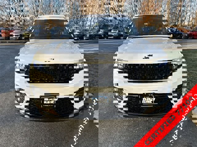 Certified 2024 Jeep Grand Cherokee Altitude image 3