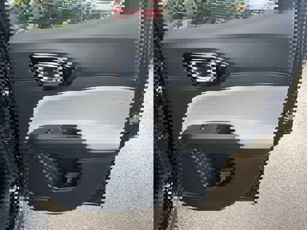 New 2026 Jeep Compass Limited image 12