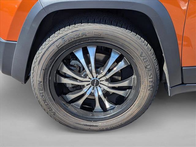 Used 2015 Jeep Cherokee Trailhawk w/ Comfort/Convenience Group image 15