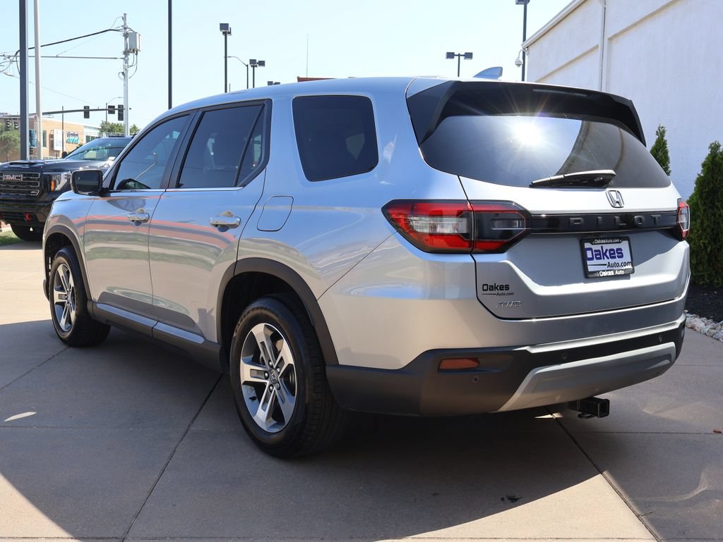 Used 2025 Honda Pilot EX-L image 4