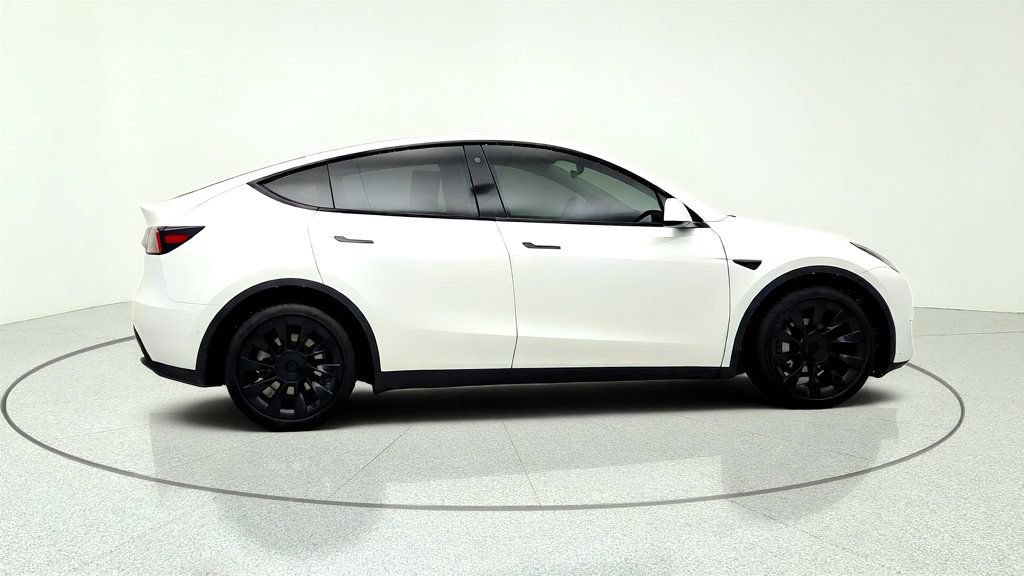 Used 2021 Tesla Model Y Long Range AWD/4WD image 4