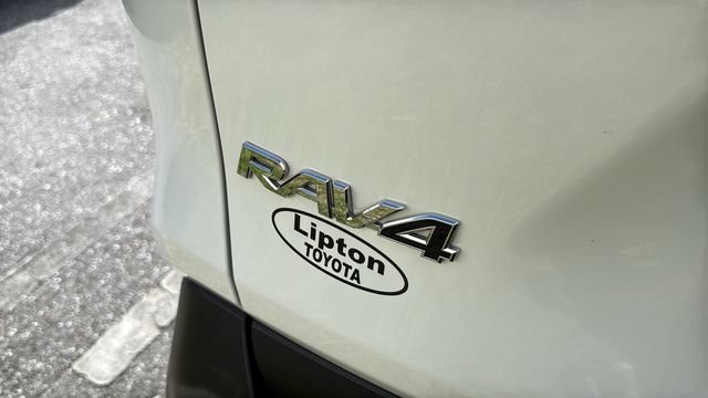 Used 2019 Toyota RAV4 XLE w/ Convenience Package AWD/4WD image 6