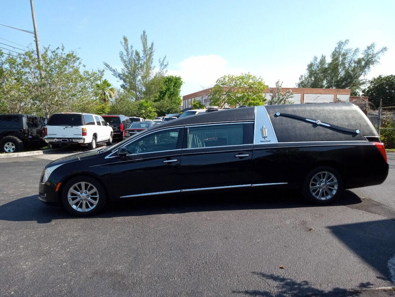 Used 2015 Cadillac XTS Hearse FWD image 1