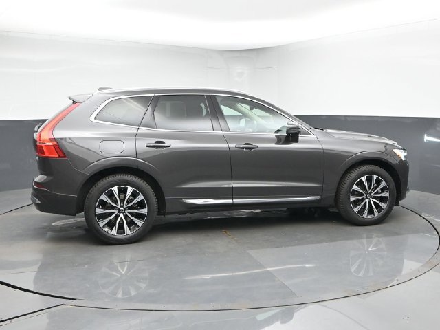 Used 2023 Volvo XC60 B5 Plus w/ Climate Package AWD/4WD image 9