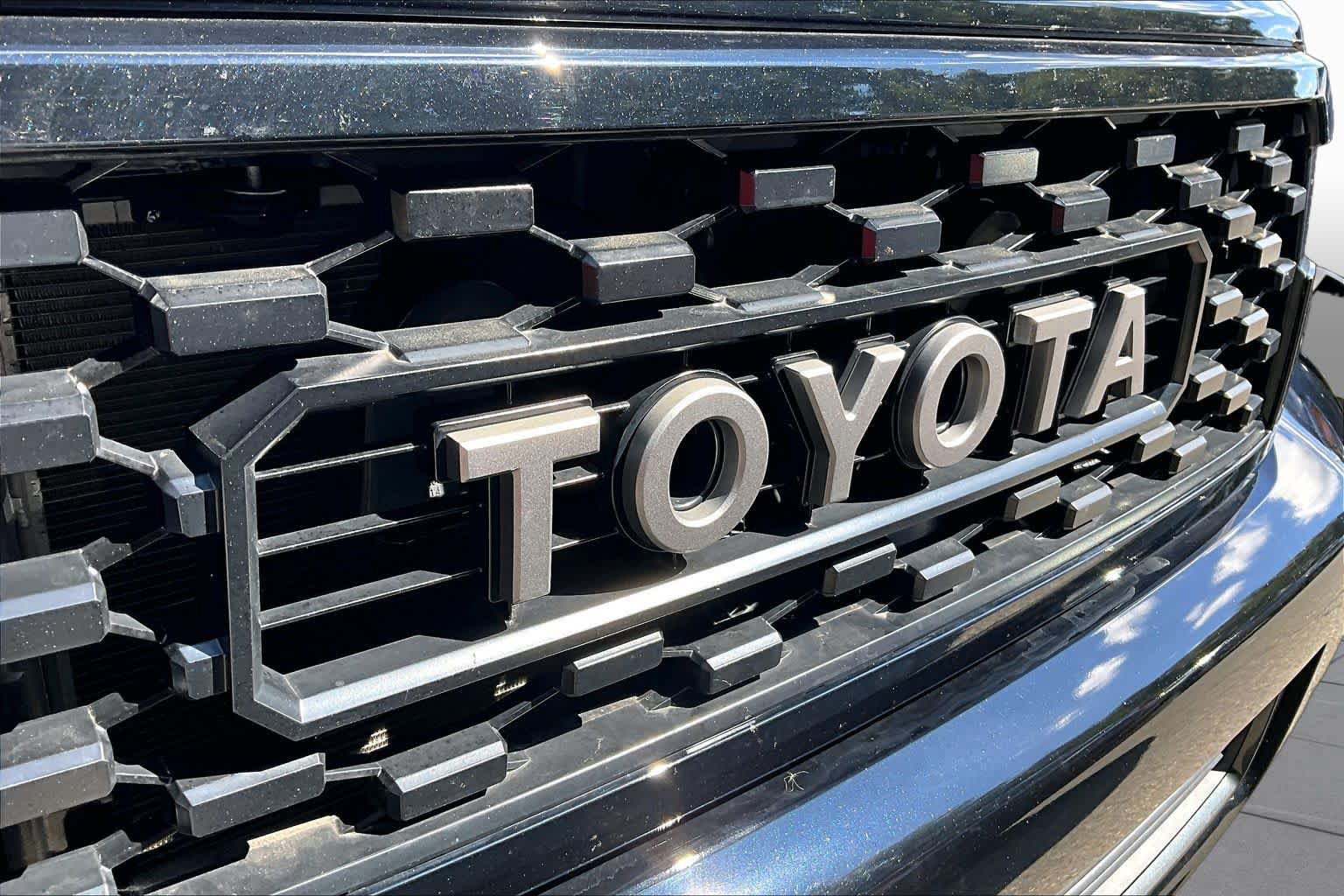 Used 2022 Toyota Sequoia TRD Pro AWD/4WD image 29