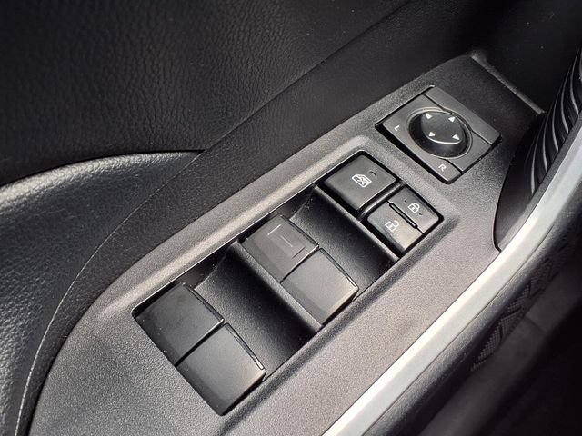Used 2021 Toyota RAV4 LE FWD image 15