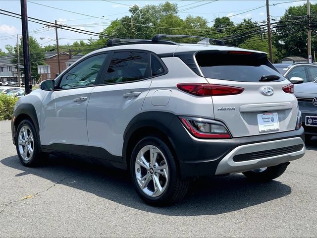 Used 2023 Hyundai Kona SEL AWD/4WD image 3