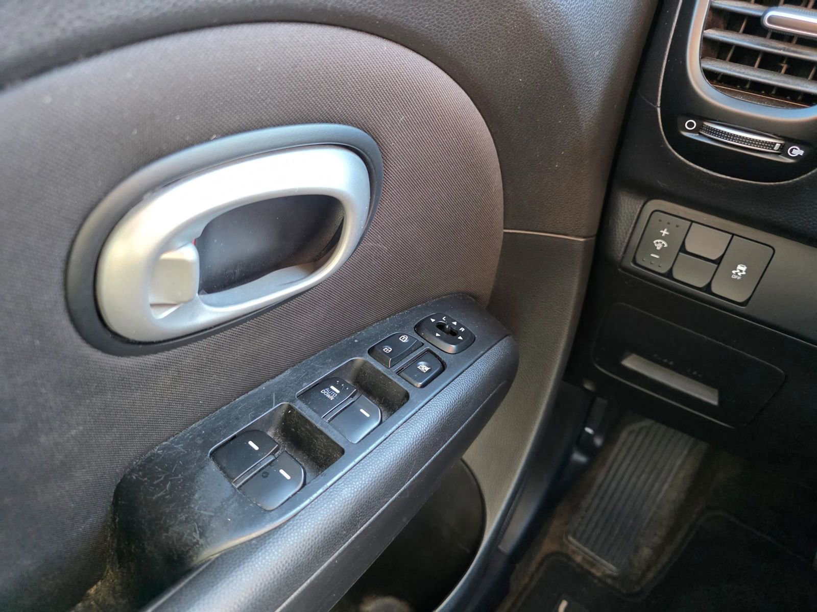 Used 2016 Kia Soul image 15