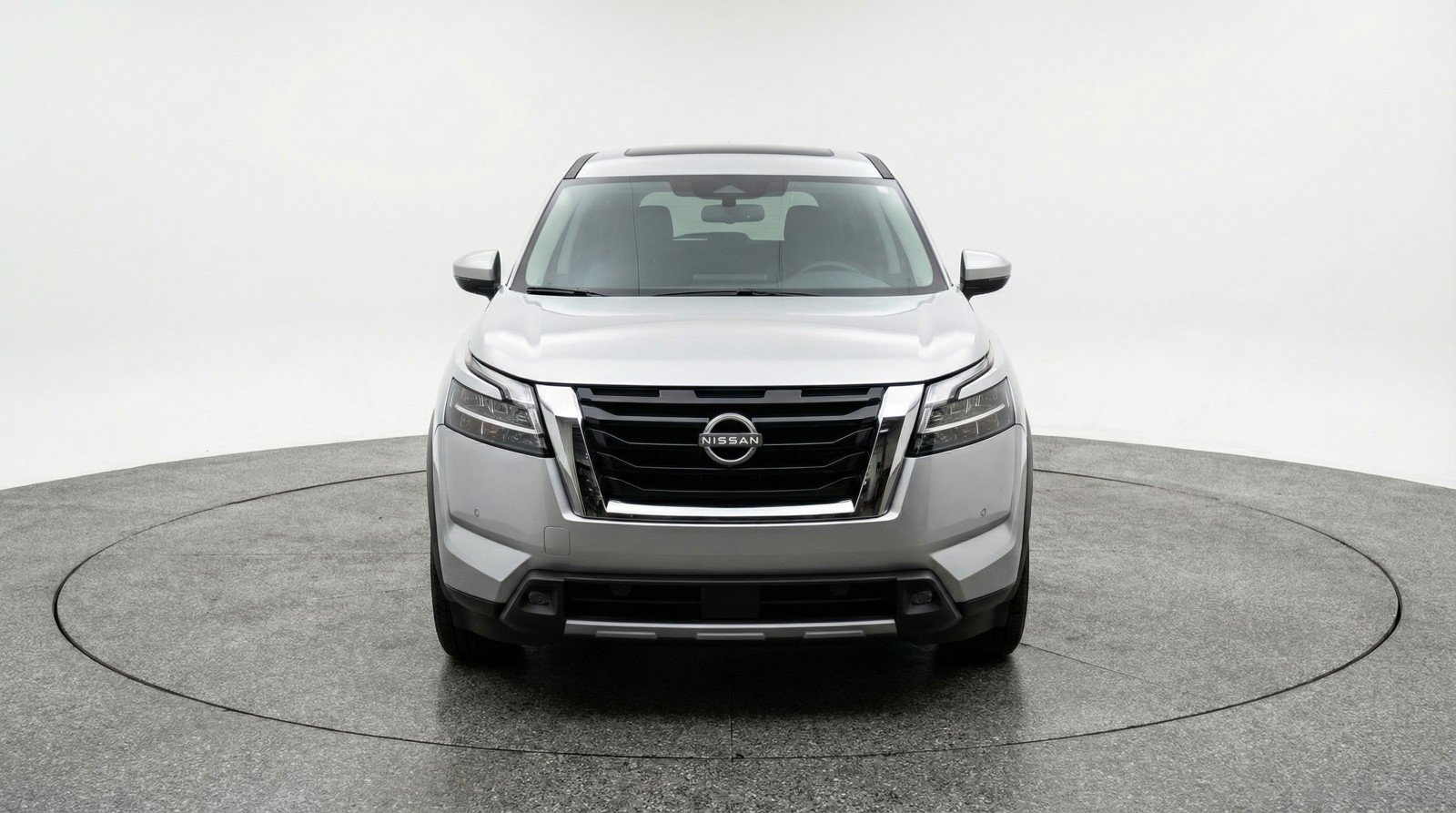 Used 2025 Nissan Pathfinder SV image 2