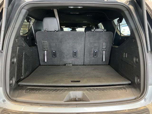Used 2025 Chevrolet Suburban LT AWD/4WD image 8
