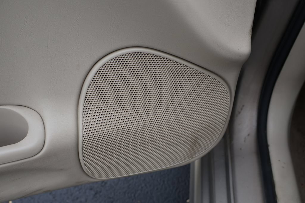 Used 2002 Chevrolet Impala LS w/ Preferred Equipment Group FWD image 19