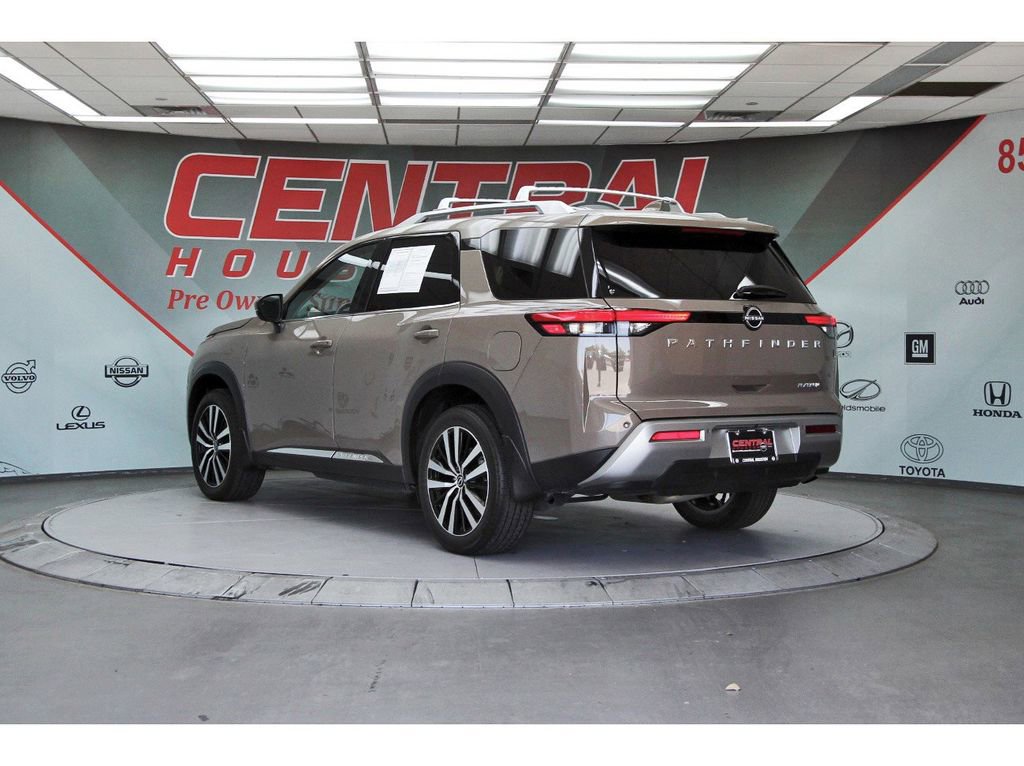 Certified 2024 Nissan Pathfinder Platinum image 4