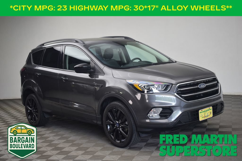 Used 2018 Ford Escape SE w/ SE Sport Appearance Package FWD 360° Tour