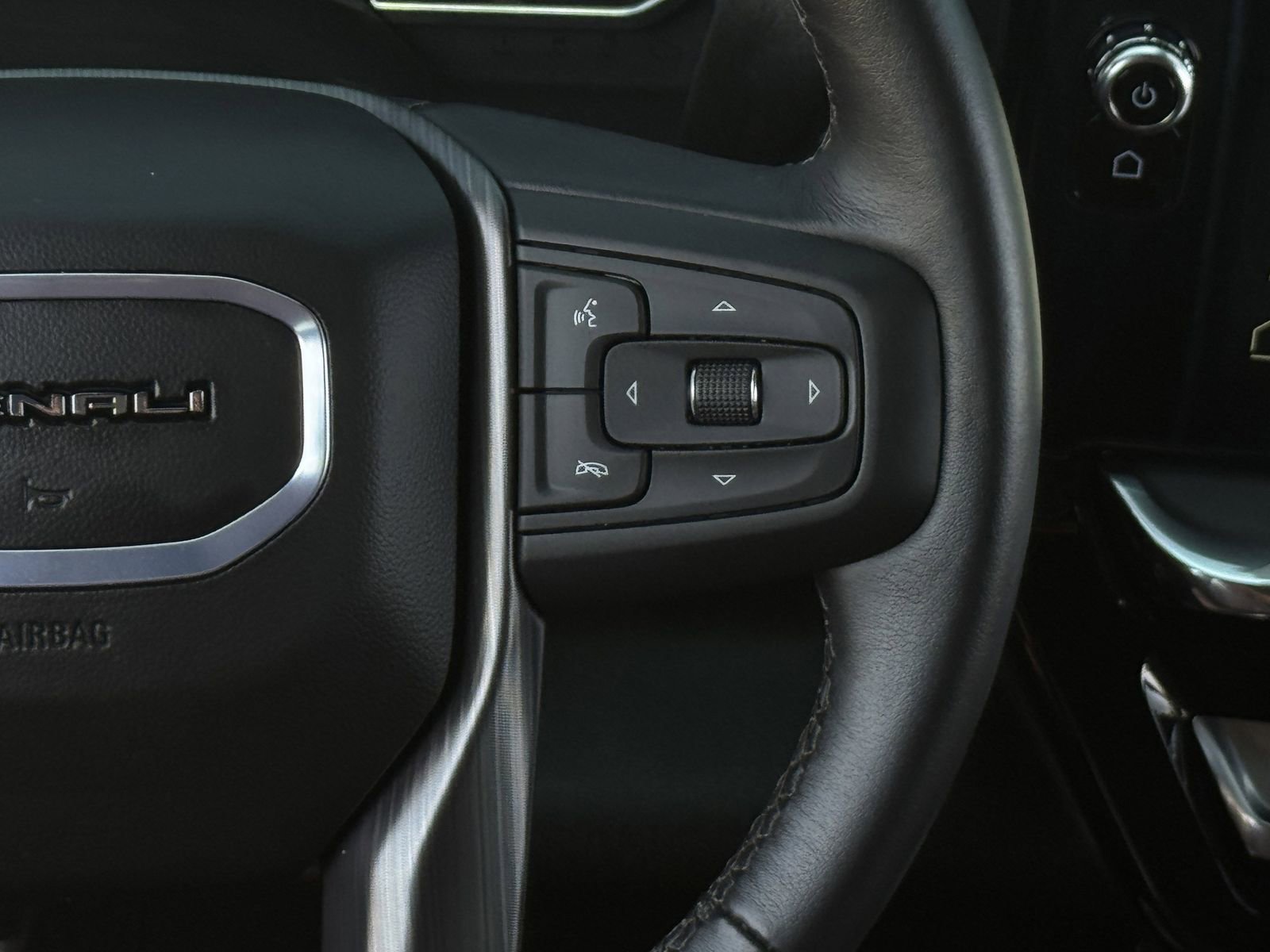 Used 2024 GMC Sierra 2500 Denali Ultimate AWD/4WD image 18