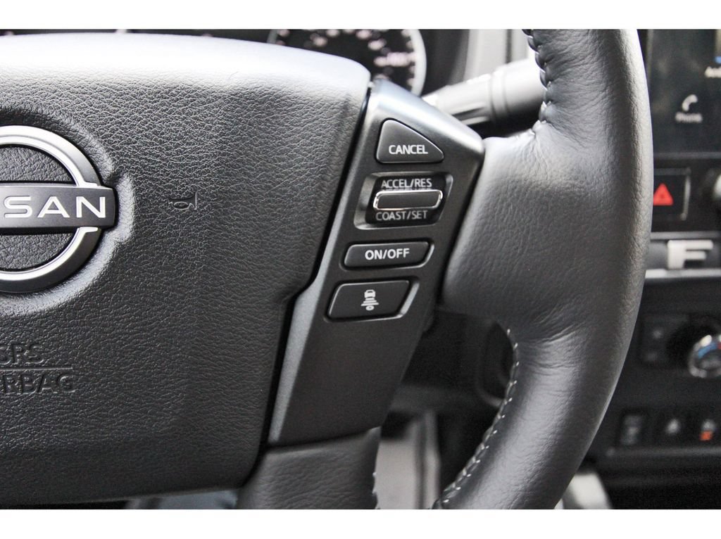 Used 2025 Nissan Frontier SV w/ SV Convenience Package RWD image 16