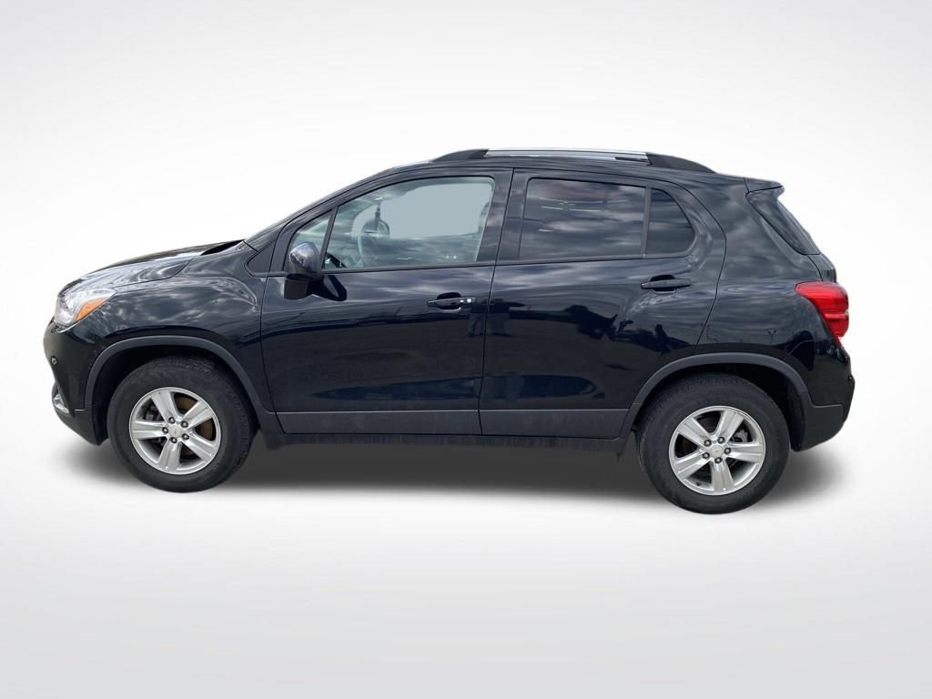 Used 2022 Chevrolet Trax LT w/ LT Convenience Package image 2