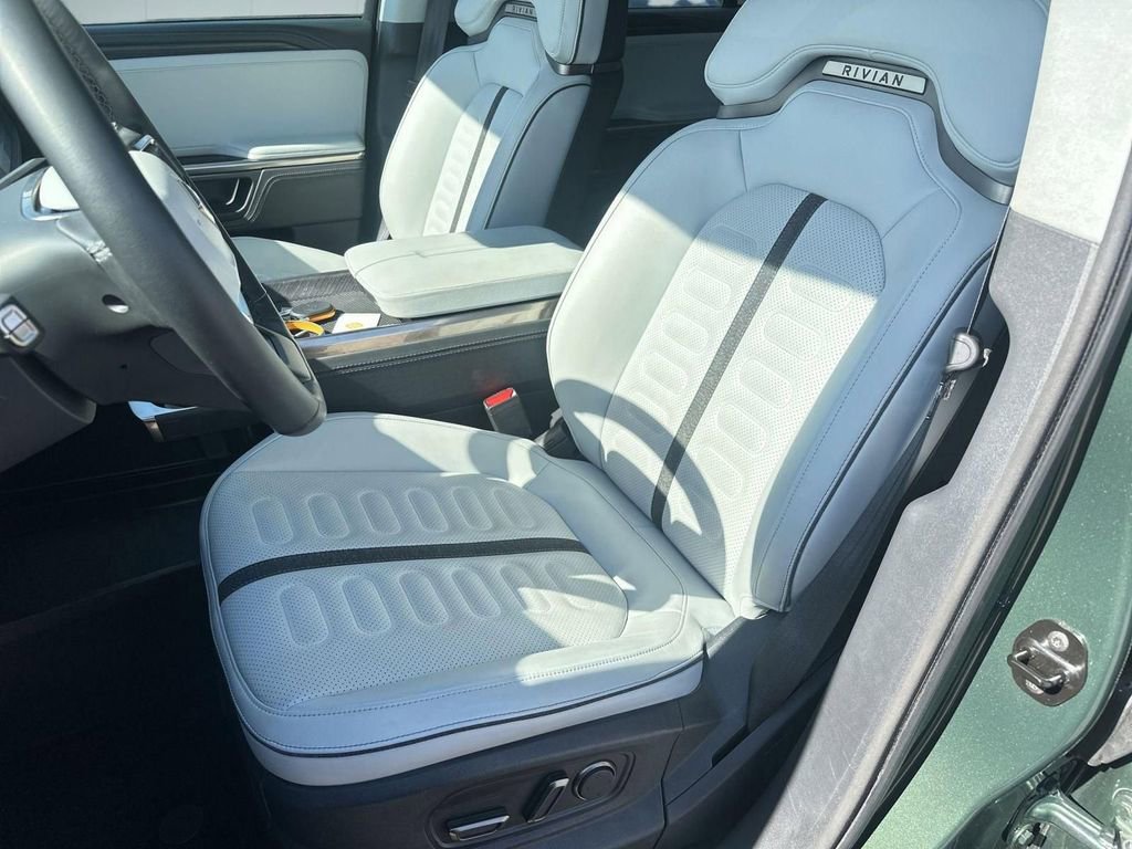 Used 2023 Rivian R1S Launch Edition image 5