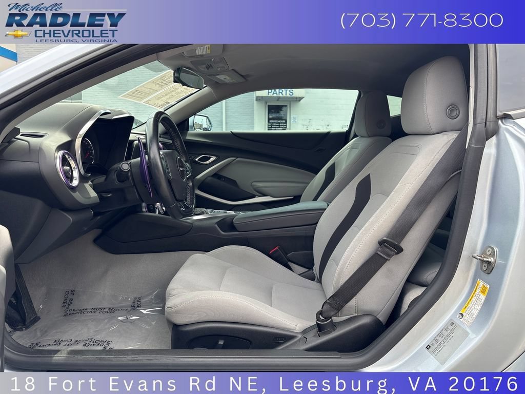 Used 2018 Chevrolet Camaro LT w/ Technology Package RWD image 21