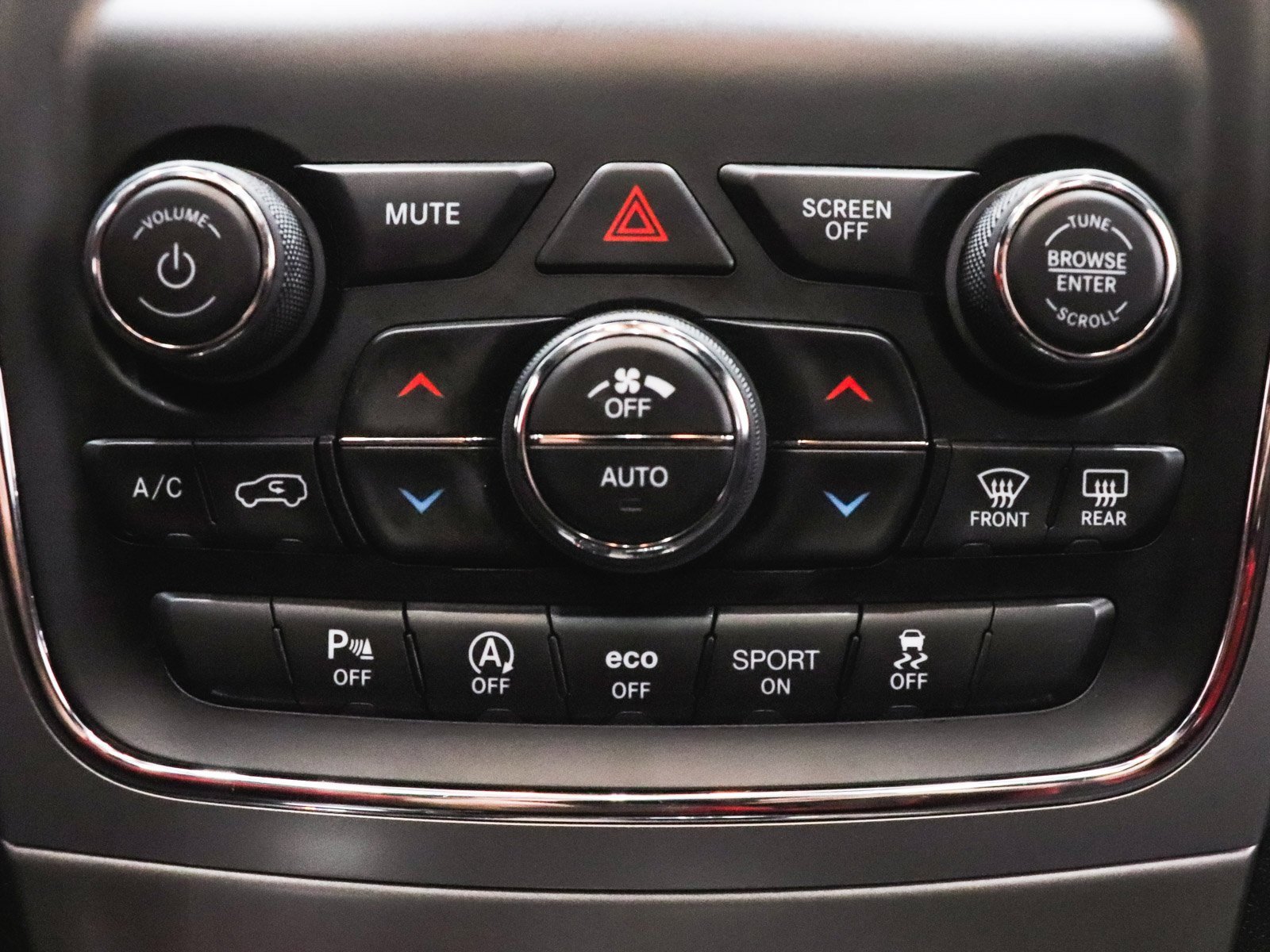 Used 2021 Jeep Grand Cherokee Laredo image 38