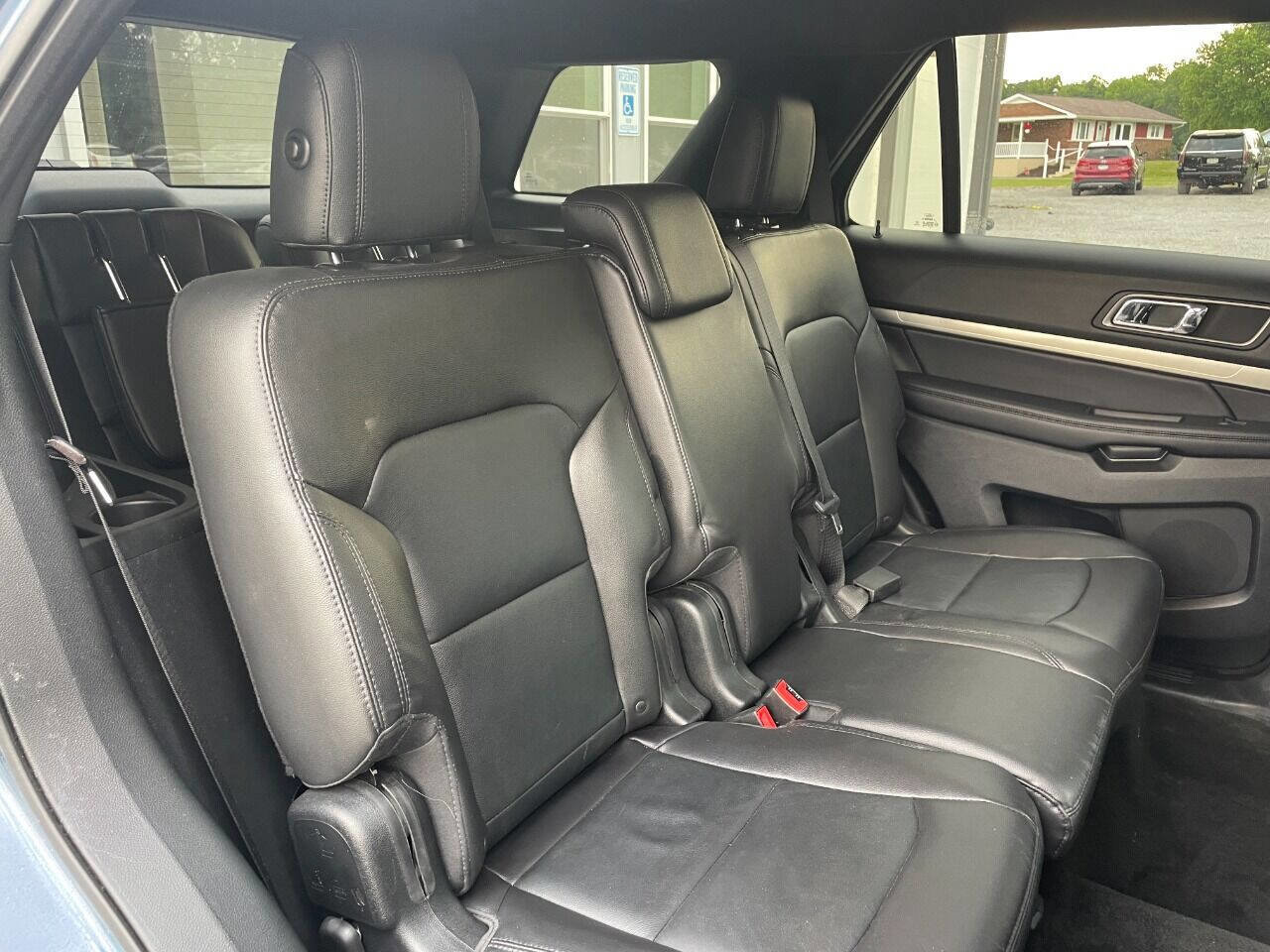 Used 2018 Ford Explorer XLT w/ Equipment Group 202A image 16