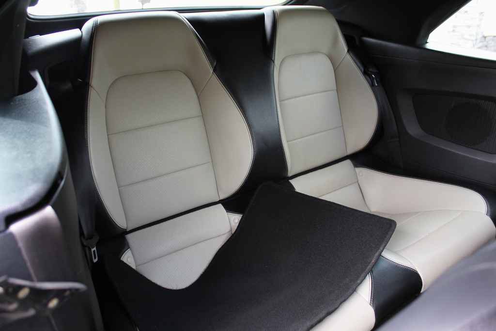 Used 2018 Ford Mustang Premium RWD image 27