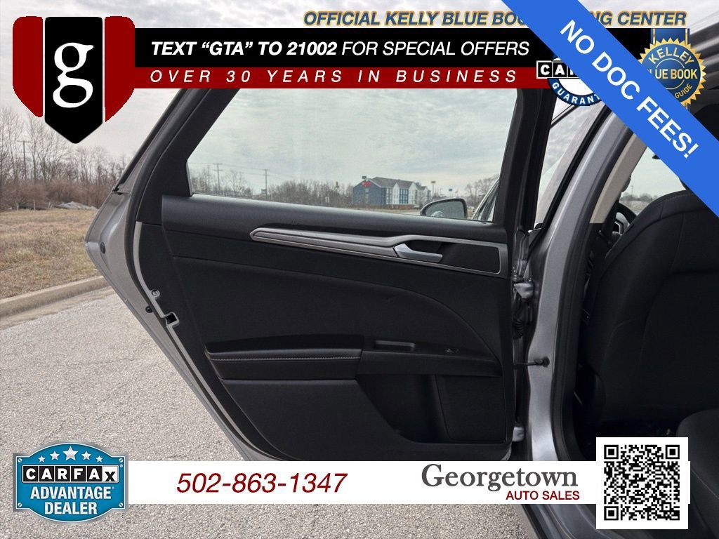Used 2020 Ford Fusion SE FWD image 18